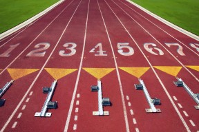 2025英雄联盟S15总决赛-体坛焦点，利物浦伤情更新，拉齐奥争议回应，上海久事蓄力全明星